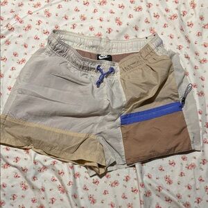 Women’s Nike Sportswear Icon Clash Shorts Size Small